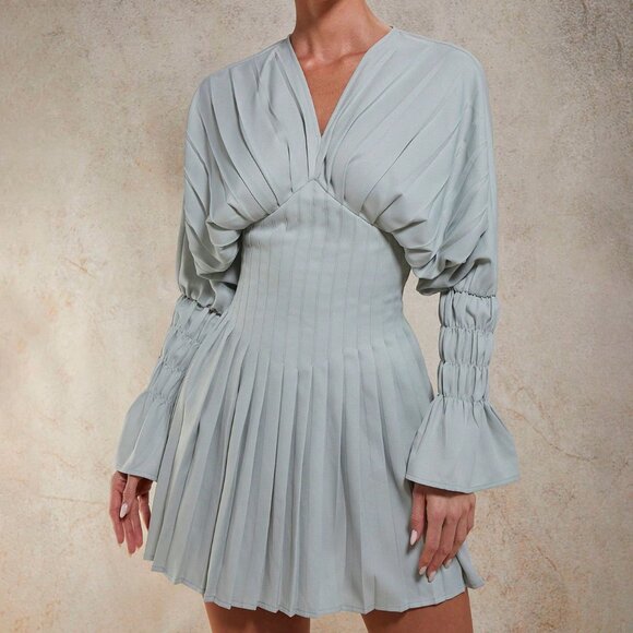 blue Elegant Women's Pleated Short Vacation Dress - Picture 1 of 7